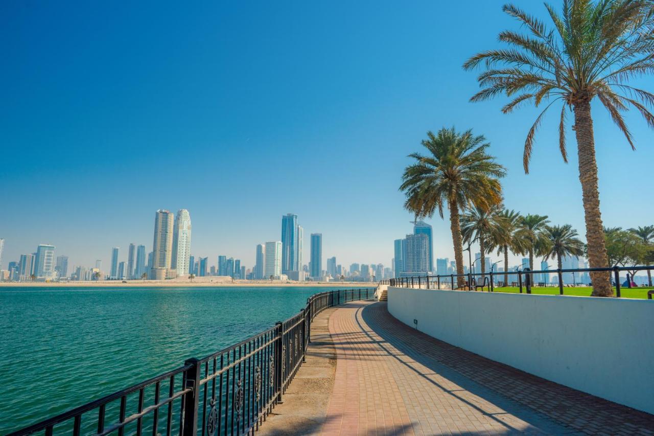 Moevenpick Hotel Apartments Al Mamzar Dubai Esterno foto Sharjah