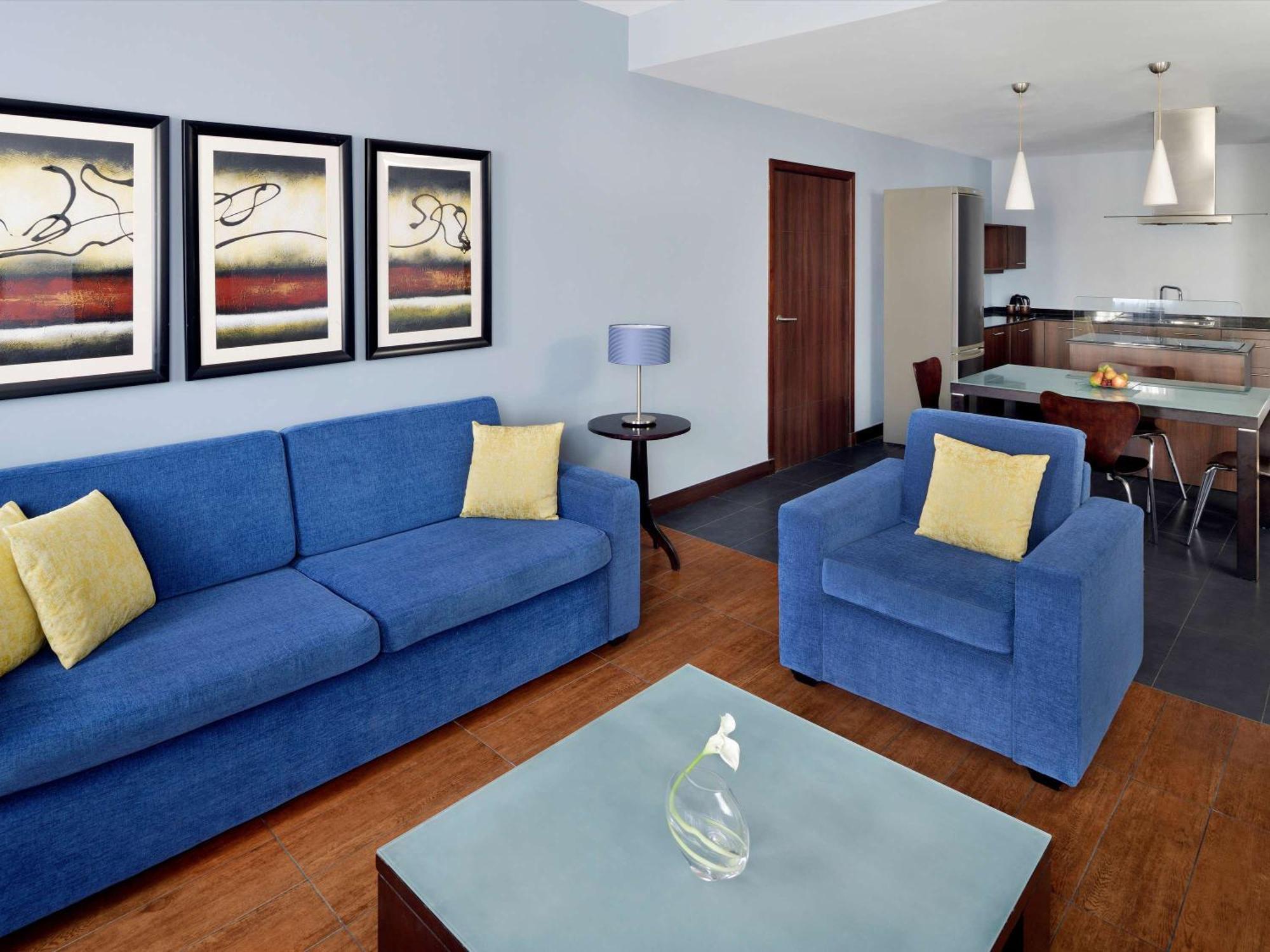 Moevenpick Hotel Apartments Al Mamzar Dubai Esterno foto A typical apartment at the complex